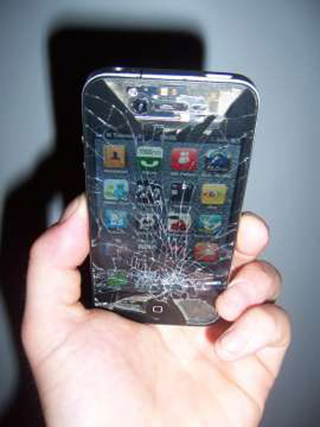 Illustration for article titled The Gizmodo vs. Deadspin iPhone Repair Contest: And The Winner Is...